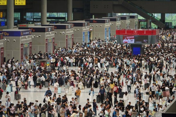 港联证券 返程客流高峰到！国铁集团郑州局今日预计发送旅客超98万人